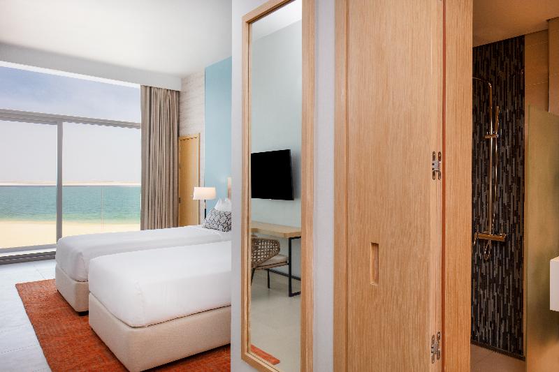 Семейный Номер Вид на Море, Centara Mirage Beach Resort Dubai