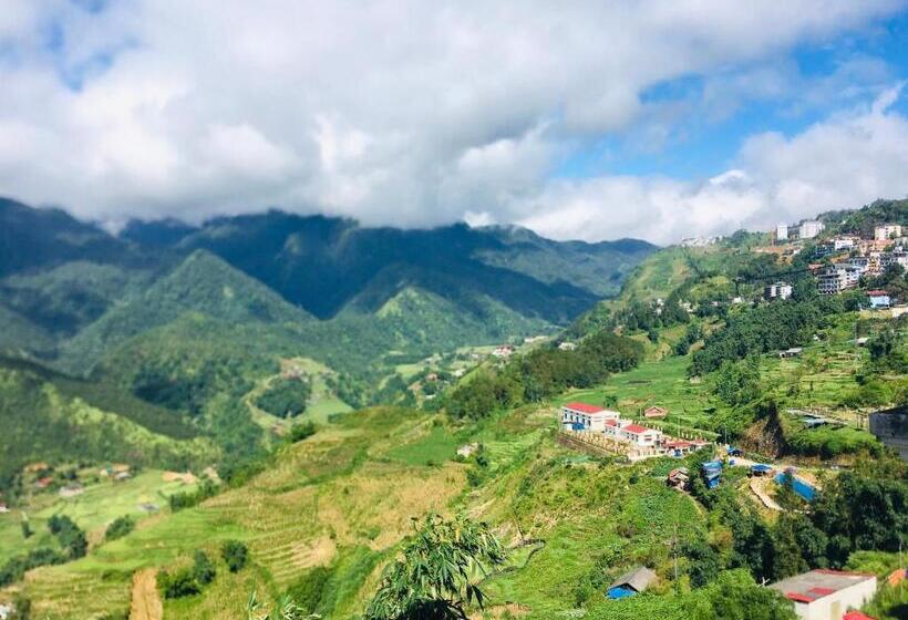اتاق خانوادگی با چشمانداز کوه, Black Hmong View
