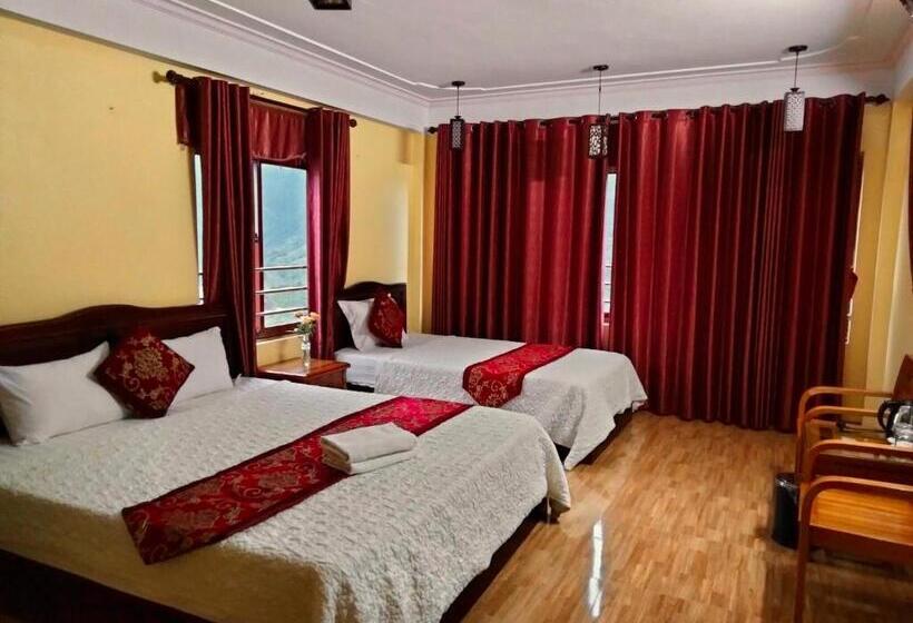 اتاق خانوادگی با چشمانداز کوه, Black Hmong View