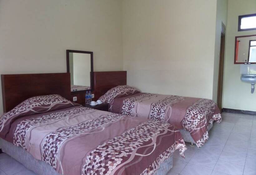 패밀리 룸, Bromo Permai 1