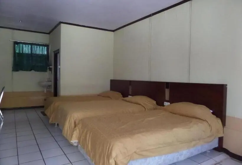 Standard Trippelrum, Bromo Permai 1