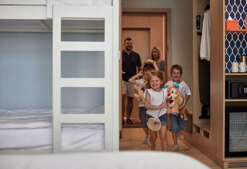 Семейный Номер с Койками, Centara Mirage Beach Resort Dubai