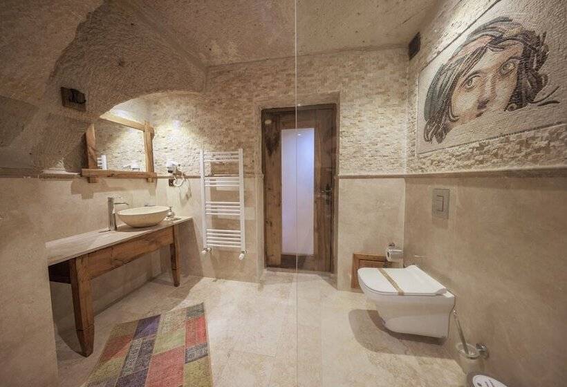 سوییت جونیور, Kelebek Special Cave Hotel & Spa