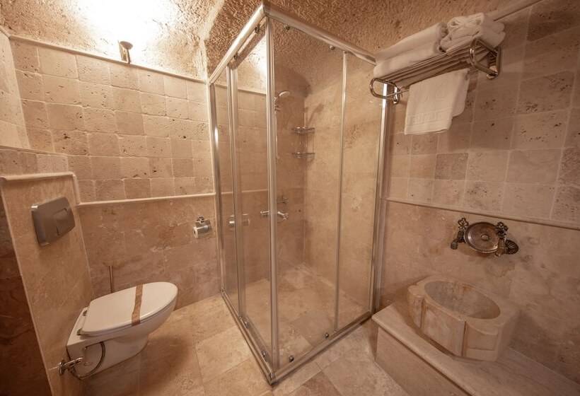 سوییت جونیور, Kelebek Special Cave Hotel & Spa