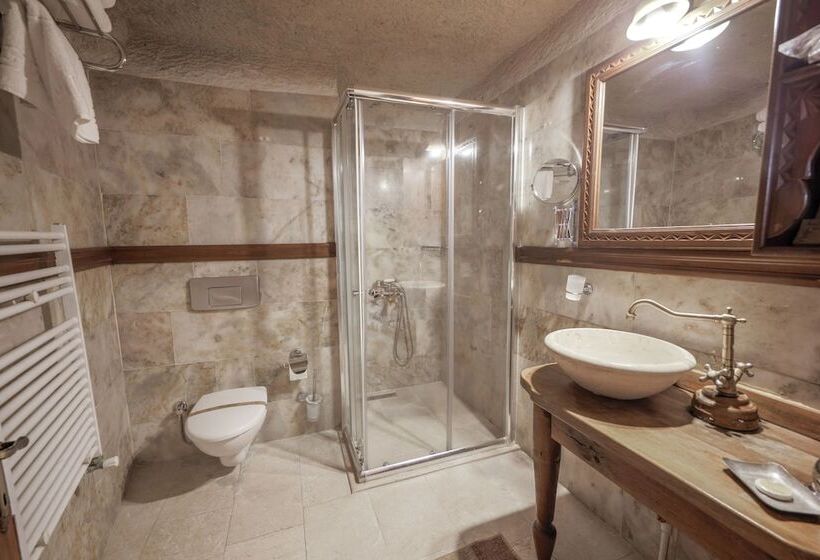 سوییت جونیور, Kelebek Special Cave Hotel & Spa