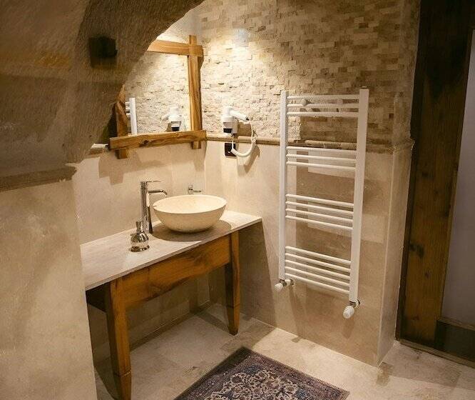 سوییت جونیور, Kelebek Special Cave Hotel & Spa