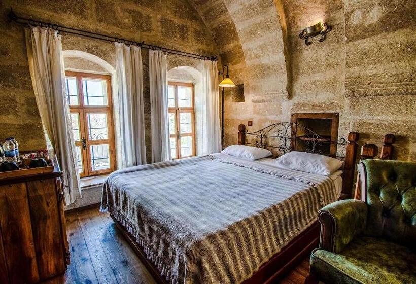 سوییت جونیور, Kelebek Special Cave Hotel & Spa