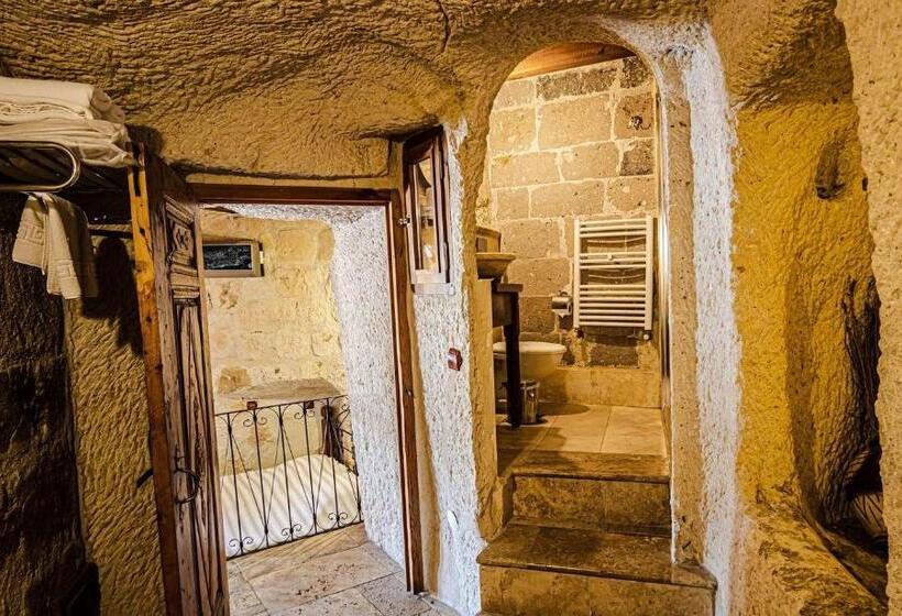 سوییت جونیور, Kelebek Special Cave Hotel & Spa