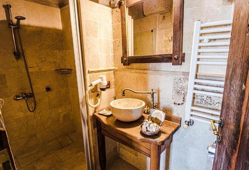 سوییت جونیور, Kelebek Special Cave Hotel & Spa