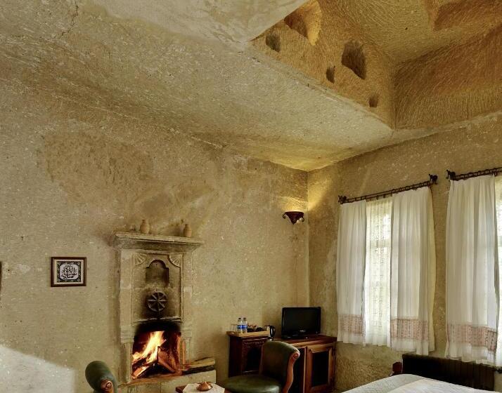 سوییت جونیور, Kelebek Special Cave Hotel & Spa