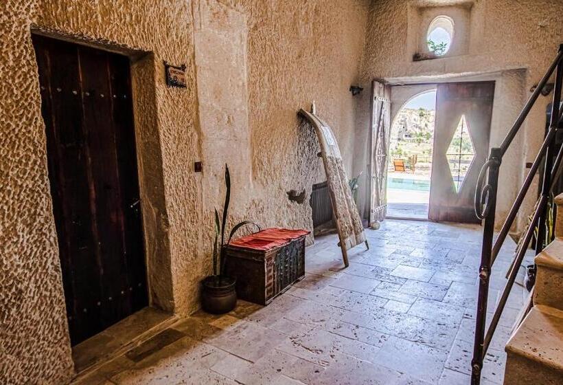 سوییت جونیور, Kelebek Special Cave Hotel & Spa