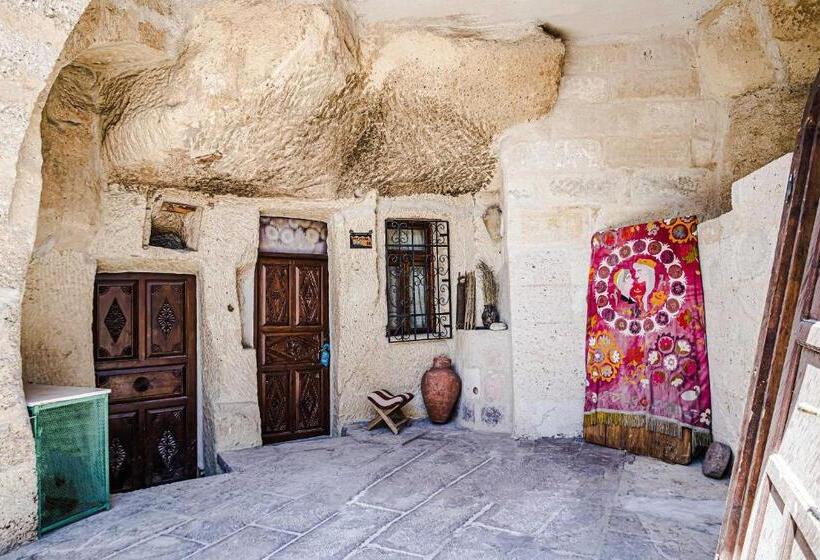 سوییت جونیور, Kelebek Special Cave Hotel & Spa