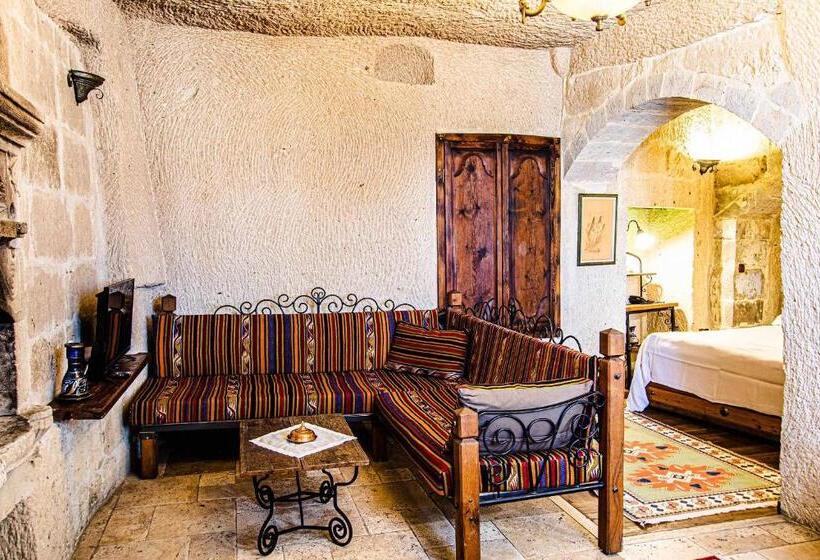 سوییت جونیور, Kelebek Special Cave Hotel & Spa