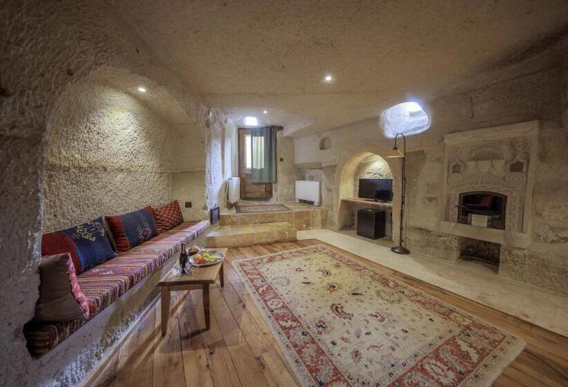 سوییت جونیور, Kelebek Special Cave Hotel & Spa