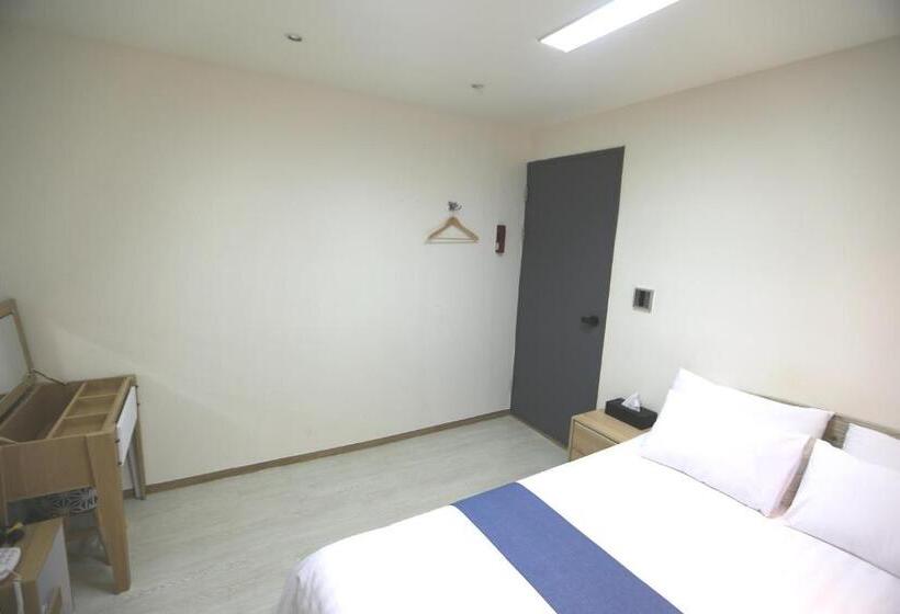 标准间, Must Stay Hotel Myeongdong