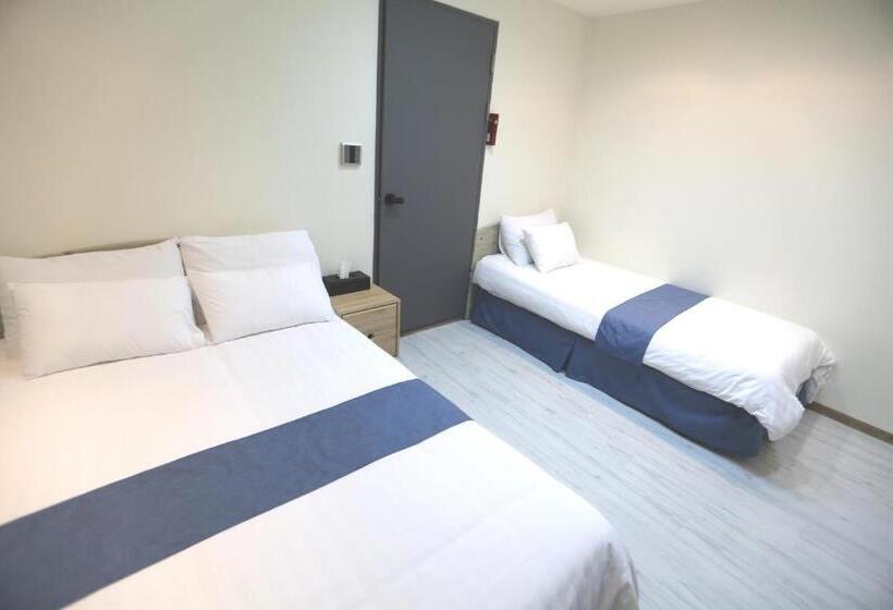 标准三人间, Must Stay Hotel Myeongdong