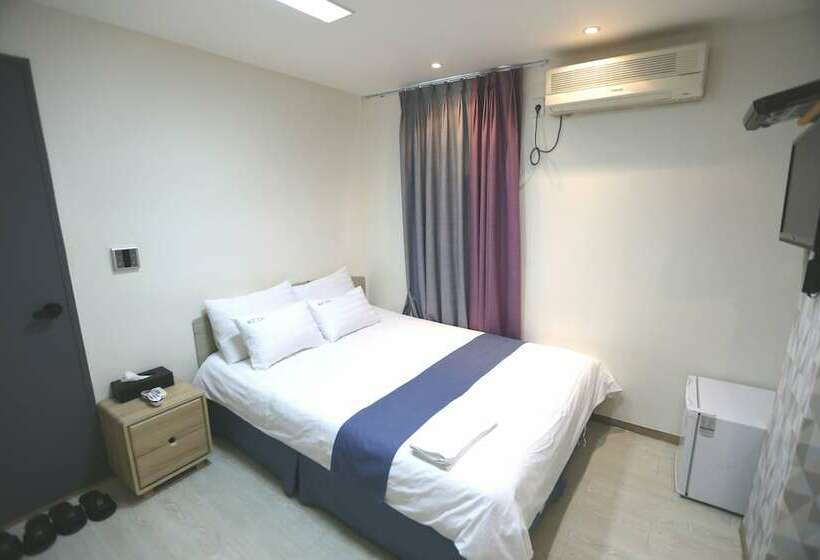 标准间, Must Stay Hotel Myeongdong