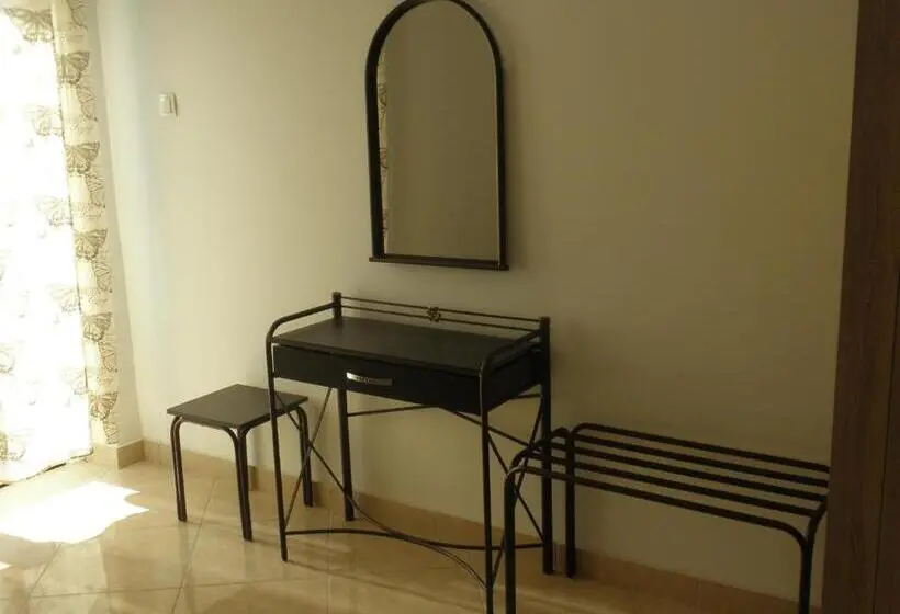 スタンダードルーム, Nikolakakis Rooms Lavrio