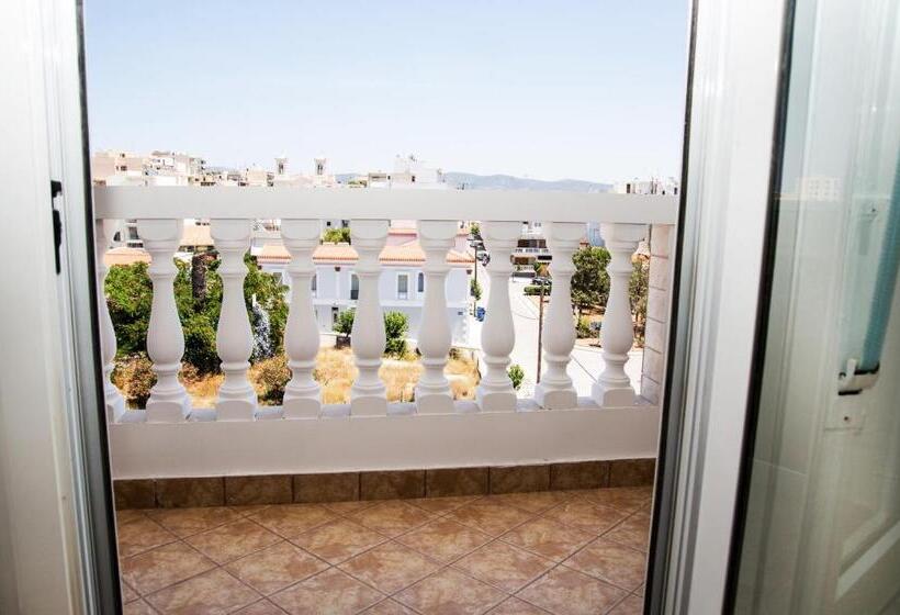 غرفة قياسية مزوَّدة بشُرفة, Nikolakakis Rooms Lavrio