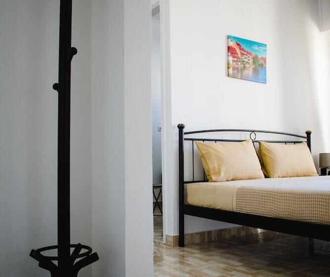 شقة غرفة واحدة, Nikolakakis Rooms Lavrio