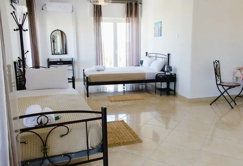 スタンダードトリプルルーム, Nikolakakis Rooms Lavrio