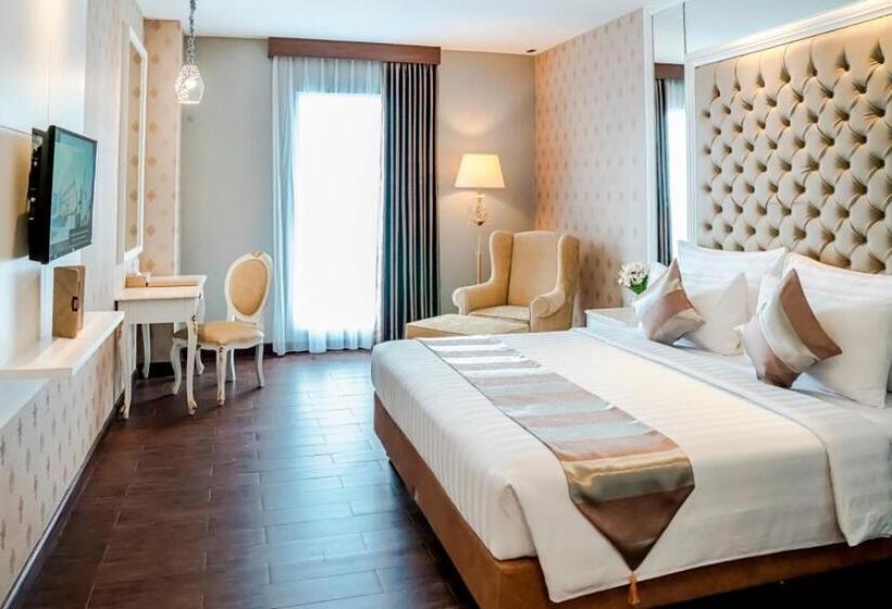 Номер Deluxe, Savero Hotel Depok