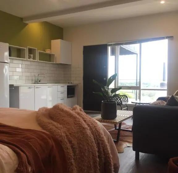 Standard studio with lake view, Cloud View Garden