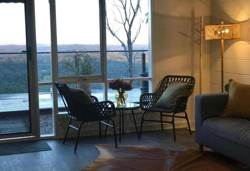 Standard studio with lake view, Cloud View Garden