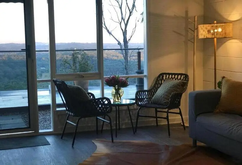 Standard studio with lake view, Cloud View Garden
