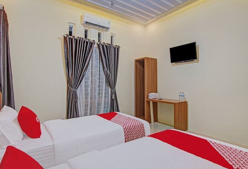 اتاق لوکس, Capital O 90643 Suri Guest House Syariah