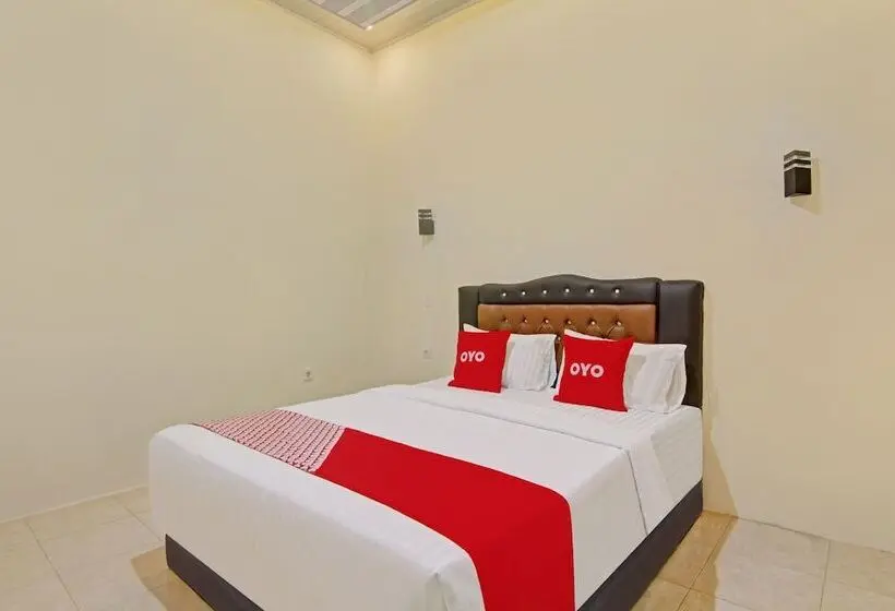 デラックスルーム, Capital O 90643 Suri Guest House Syariah