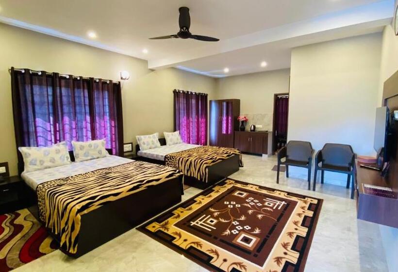 سوییت خانوادگی, Rr Holidays