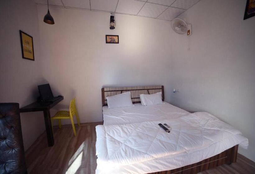 غرفة كلاسيكية ثلاثية, Oyo 82477 Drishyam