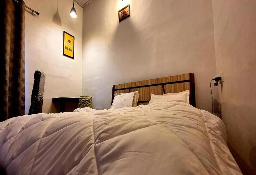 Трехместный Номер Классика, Oyo 82477 Drishyam