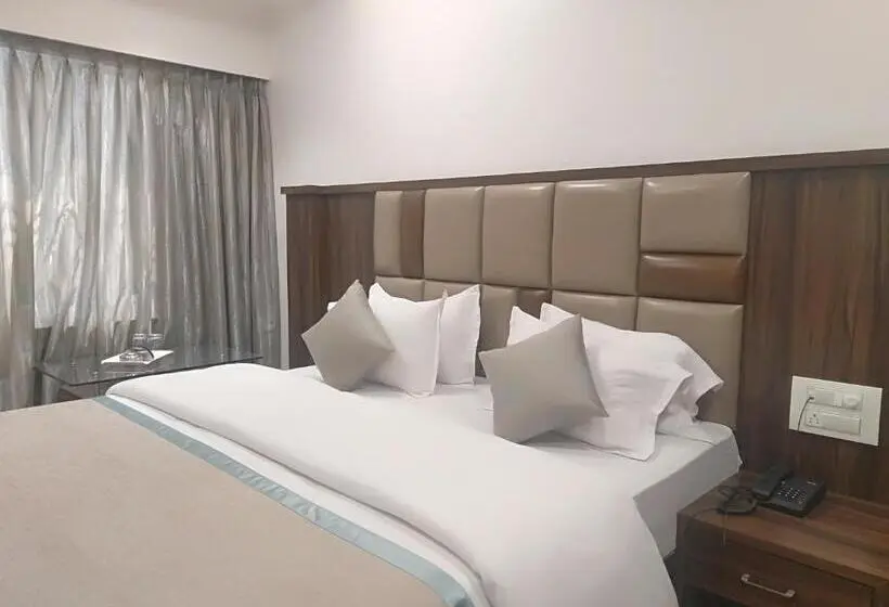 Chambre Deluxe, Shiv Sangram