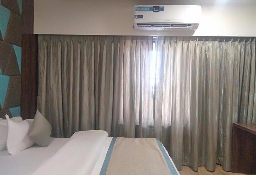 Deluxe Room, Shiv Sangram