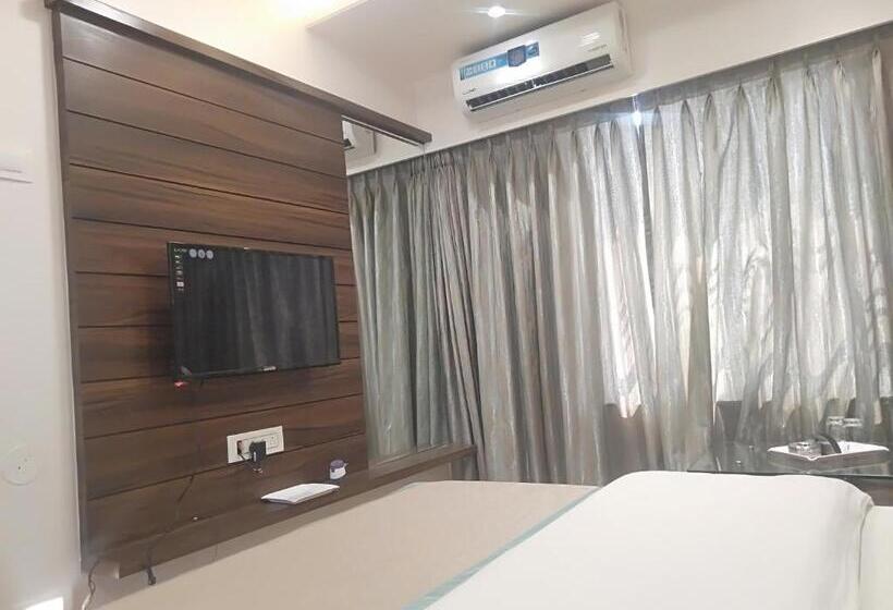 Deluxe Room, Shiv Sangram