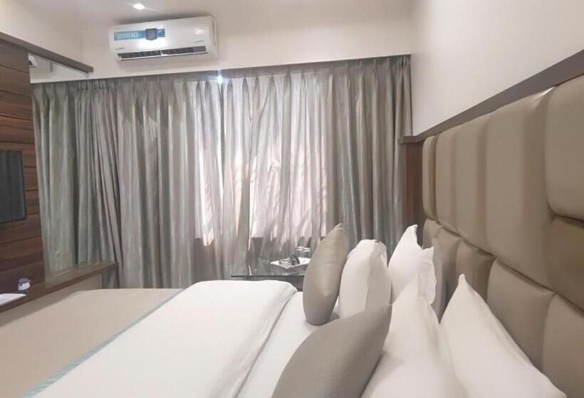 Deluxe Room, Shiv Sangram