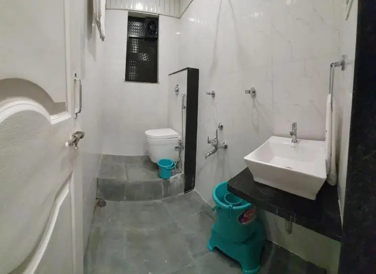 Chambre Standard, Shiv Sangram