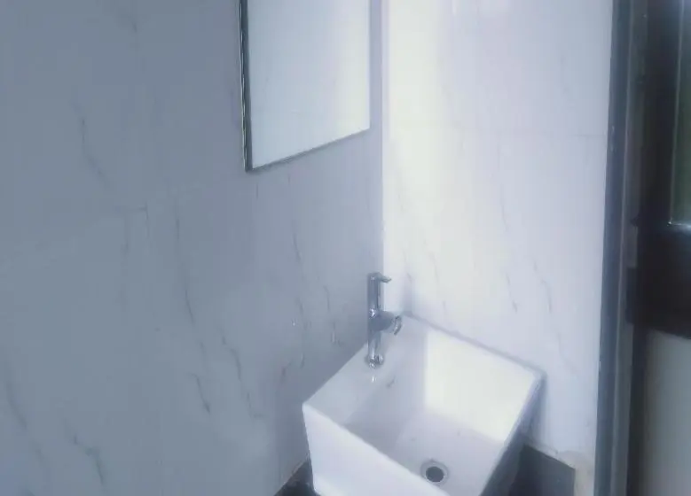 Chambre Standard, Shiv Sangram