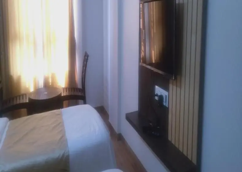 Chambre Standard, Shiv Sangram