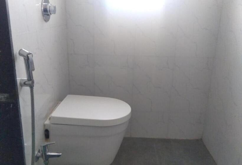 Deluxe Room, Shiv Sangram