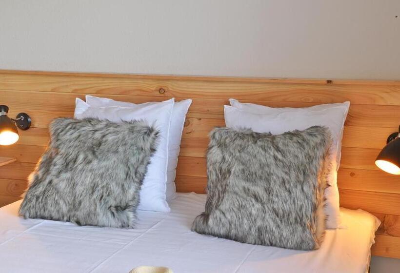 غرفة قياسية, Sowell Family La Lauziere