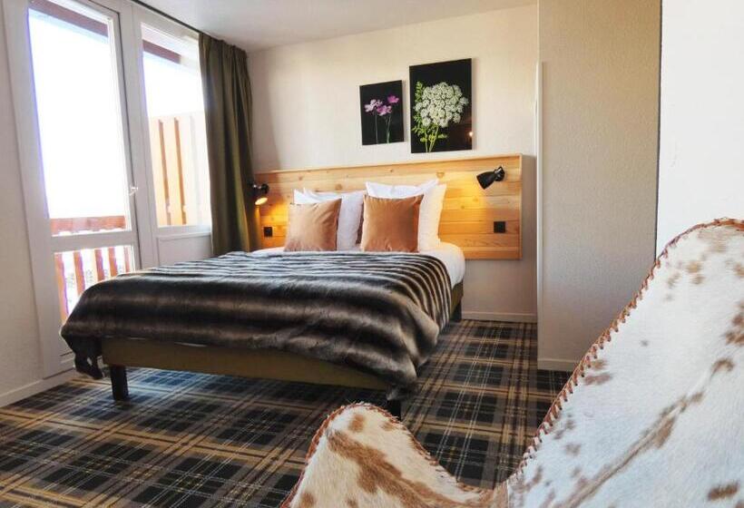 غرفة قياسية مزوَّدة بشُرفة, Sowell Family La Lauziere