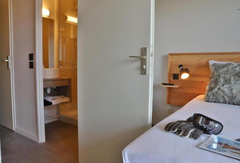 غرفة قياسية مزوَّدة بشُرفة, Sowell Family La Lauziere