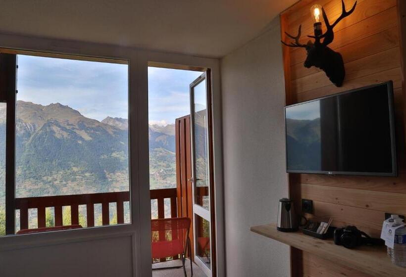 غرفة قياسية ثلاثية مزودة بشرفة, Sowell Family La Lauziere