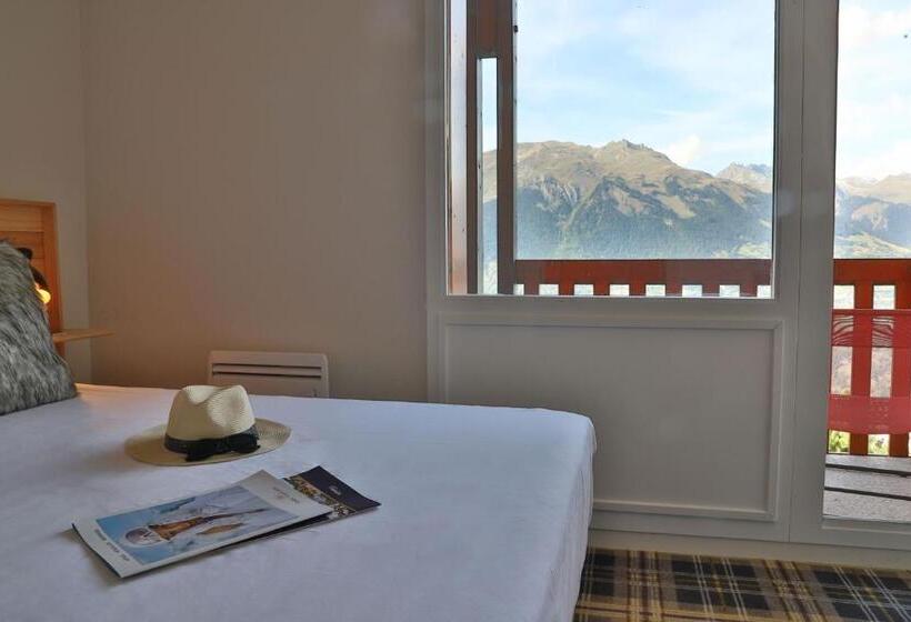 غرفة عائلية, Sowell Family La Lauziere