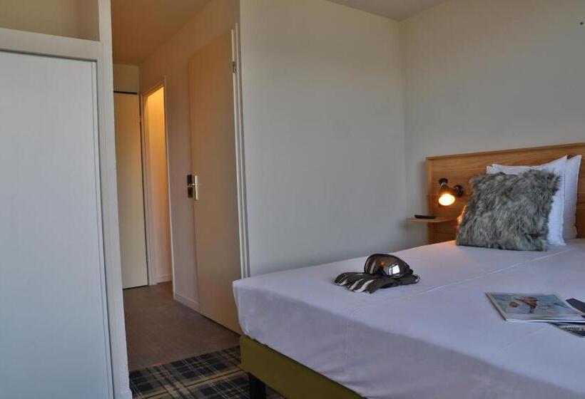 جناح جونيور, Sowell Family La Lauziere