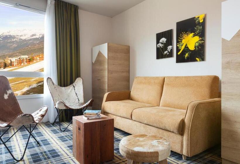 جناح جونيور, Sowell Family La Lauziere