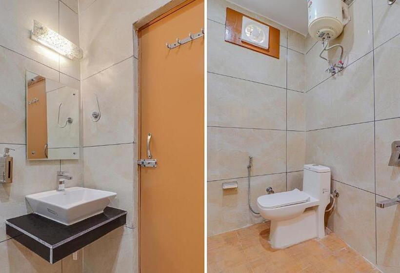 Ekonomiskt Rum, Treebo Tropical Roots, Bhupatwala Haridwar